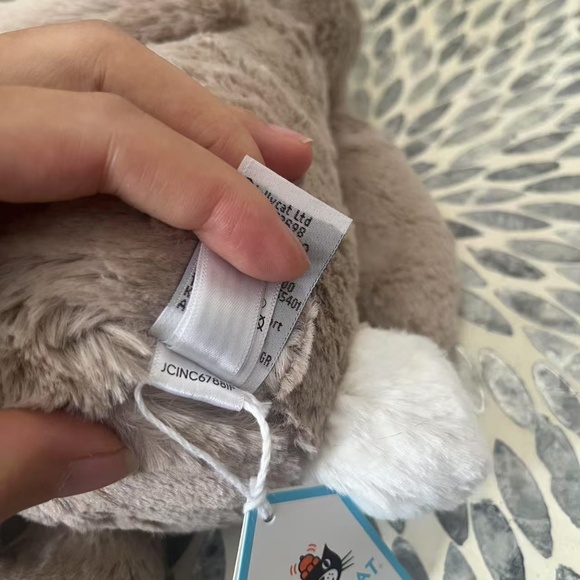 NWT JELLYCAT BASHFUL BEIGE BUNNY BIRTHDAY CAKE Authentic - Picture 5 of 5